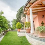Apartment Leonarda *