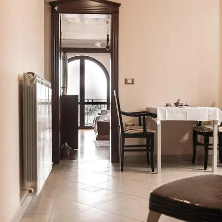 Leonarda Apartment