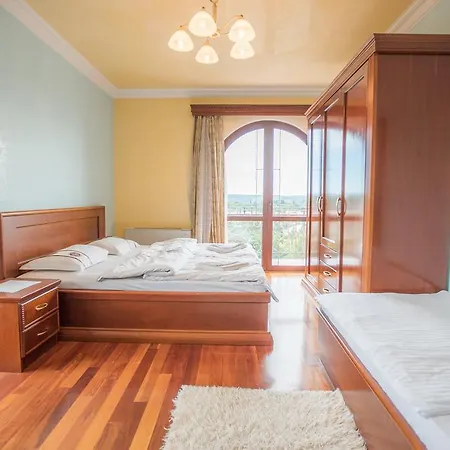 Leonarda Apartment *