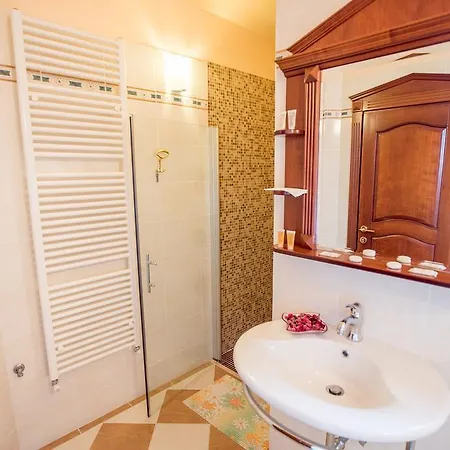 Leonarda Apartment *
