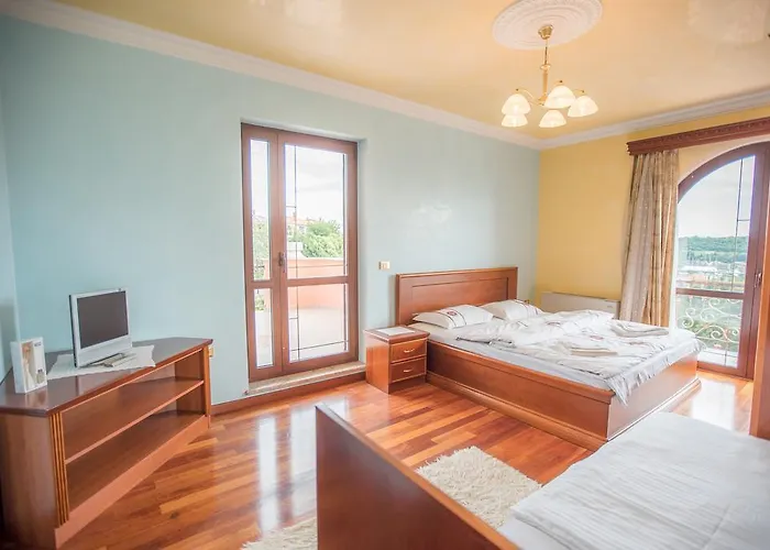 Leonarda * 波尔托罗